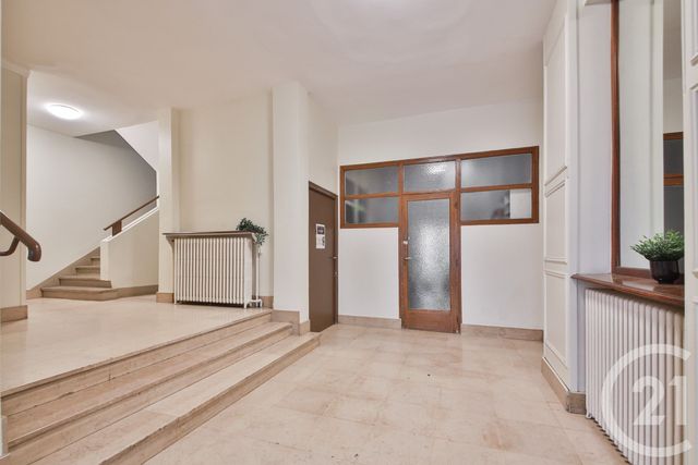 Afficher la photo en grand Appartement F3 à vendre - 3 pièces - 55.06 m2 - PARIS - 75015 - ILE-DE-FRANCE - Century 21 Charles Michels