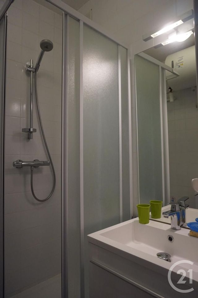 Appartement Studio à louer - 1 pièce - 12.6 m2 - PARIS - 75015 - ILE-DE-FRANCE - Century 21 Charles Michels