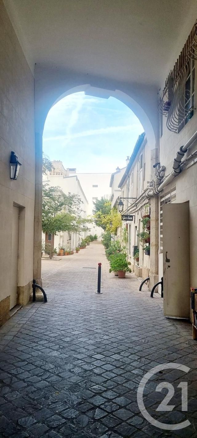  - PARIS - 