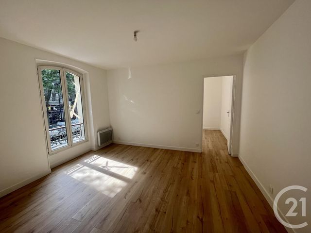 Appartement F3 à vendre - 3 pièces - 55.0 m2 - PARIS - 75018 - ILE-DE-FRANCE - Century 21 Charles Michels