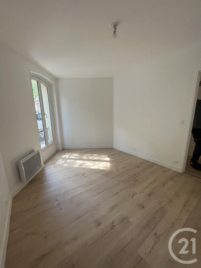 Appartement F3 à vendre - 3 pièces - 55.0 m2 - PARIS - 75018 - ILE-DE-FRANCE - Century 21 Charles Michels
