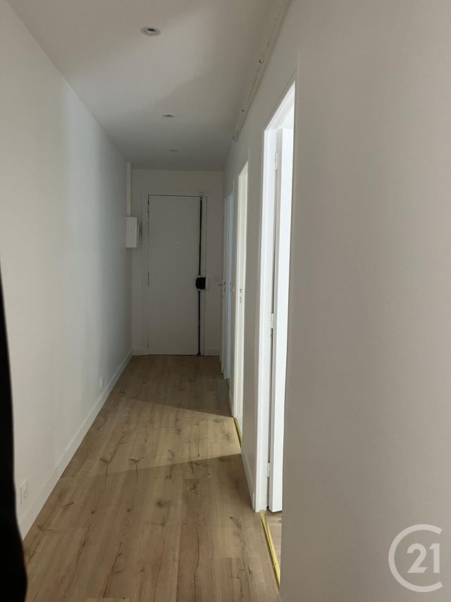 Appartement F3 à vendre - 3 pièces - 55.0 m2 - PARIS - 75018 - ILE-DE-FRANCE - Century 21 Charles Michels