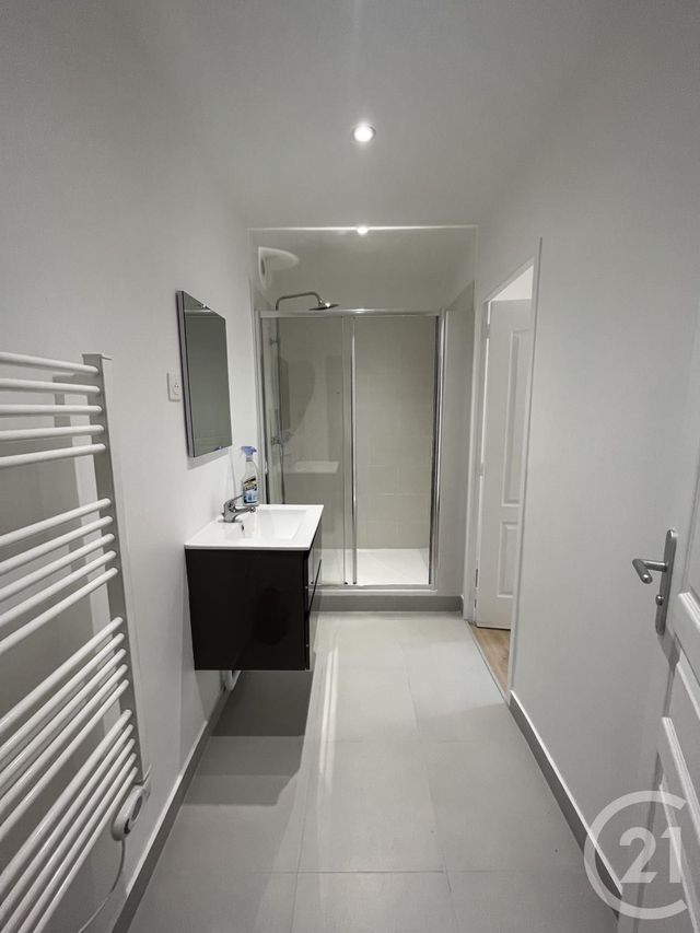 Appartement F3 à vendre - 3 pièces - 55.0 m2 - PARIS - 75018 - ILE-DE-FRANCE - Century 21 Charles Michels