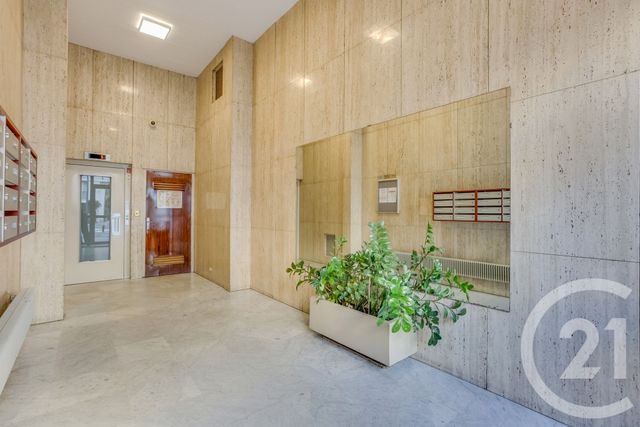Appartement F3 à vendre - 3 pièces - 66.38 m2 - PARIS - 75015 - ILE-DE-FRANCE - Century 21 Charles Michels