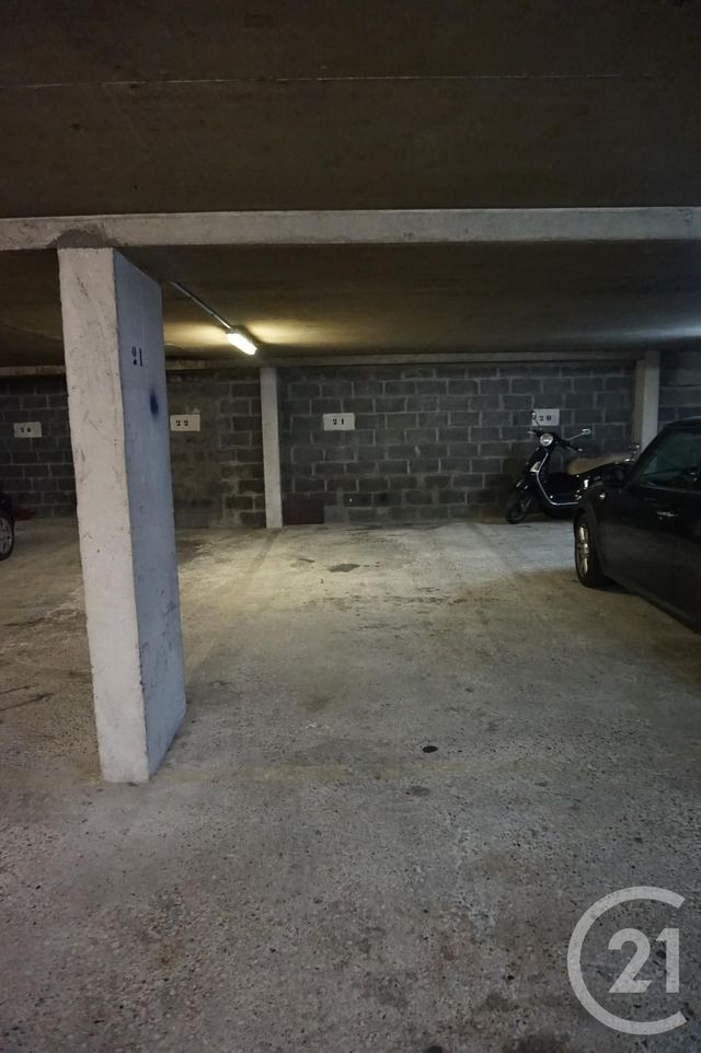 parking à louer - 15.0 m2 - PARIS - 75015 - ILE-DE-FRANCE - Century 21 Charles Michels