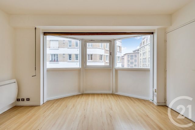 Appartement F1 à vendre - 1 pièce - 25.63 m2 - PARIS - 75015 - ILE-DE-FRANCE - Century 21 Charles Michels