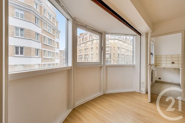 Appartement F1 à vendre - 1 pièce - 25.63 m2 - PARIS - 75015 - ILE-DE-FRANCE - Century 21 Charles Michels