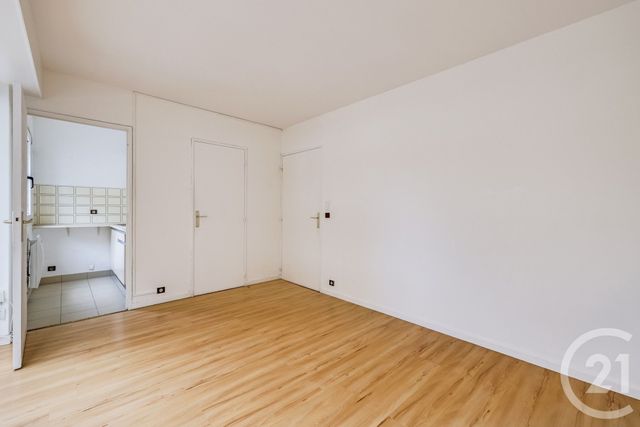 Appartement F1 à vendre - 1 pièce - 25.63 m2 - PARIS - 75015 - ILE-DE-FRANCE - Century 21 Charles Michels