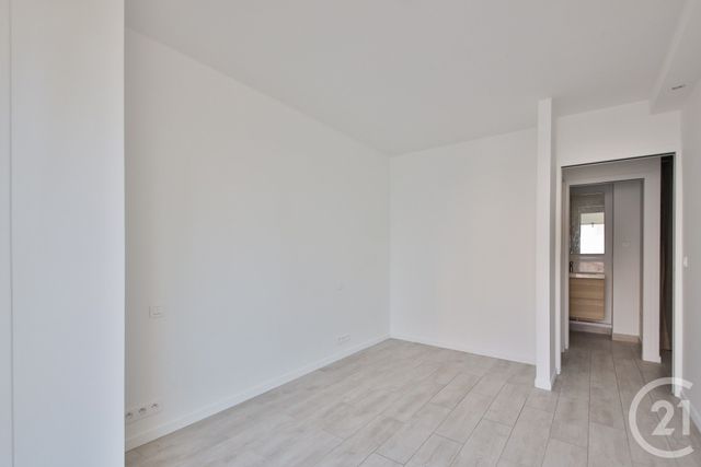 Afficher la photo en grand Appartement F3 à vendre - 3 pièces - 62.0 m2 - PARIS - 75015 - ILE-DE-FRANCE - Century 21 Charles Michels