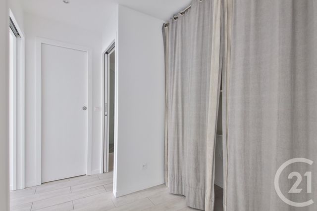 Afficher la photo en grand Appartement F3 à vendre - 3 pièces - 62.0 m2 - PARIS - 75015 - ILE-DE-FRANCE - Century 21 Charles Michels