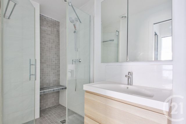 Afficher la photo en grand Appartement F3 à vendre - 3 pièces - 62.0 m2 - PARIS - 75015 - ILE-DE-FRANCE - Century 21 Charles Michels