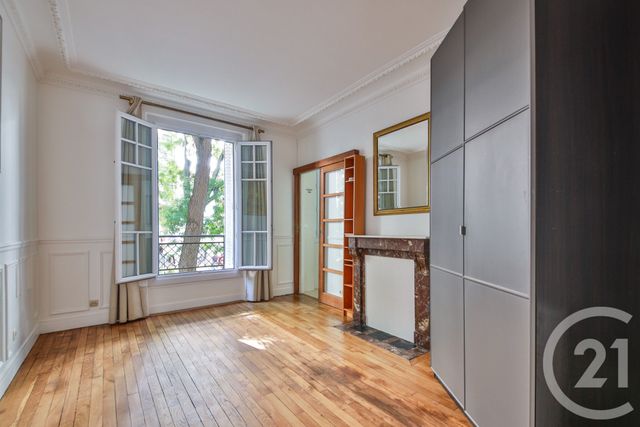 Appartement F2 à vendre - 2 pièces - 46.6 m2 - PARIS - 75015 - ILE-DE-FRANCE - Century 21 Charles Michels