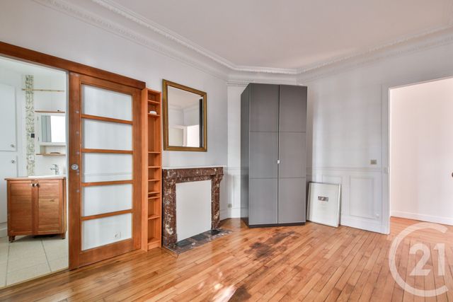 Appartement F2 à vendre - 2 pièces - 46.6 m2 - PARIS - 75015 - ILE-DE-FRANCE - Century 21 Charles Michels