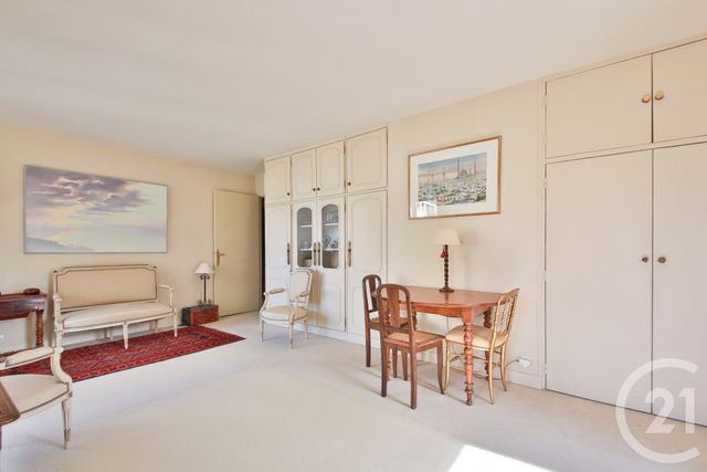 Afficher la photo en grand Appartement F3 à vendre - 3 pièces - 54.07 m2 - PARIS - 75015 - ILE-DE-FRANCE - Century 21 Charles Michels