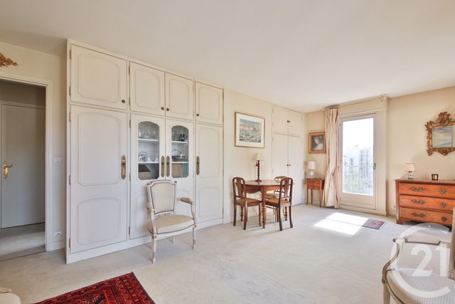 Afficher la photo en grand Appartement F3 à vendre - 3 pièces - 54.07 m2 - PARIS - 75015 - ILE-DE-FRANCE - Century 21 Charles Michels