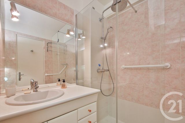 Afficher la photo en grand Appartement F3 à vendre - 3 pièces - 54.07 m2 - PARIS - 75015 - ILE-DE-FRANCE - Century 21 Charles Michels