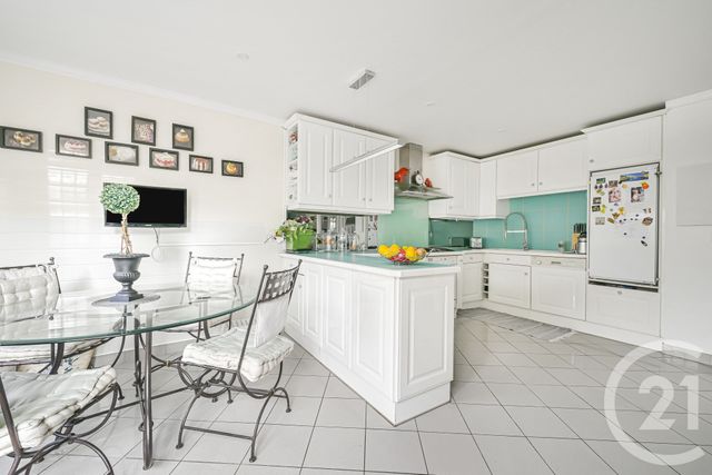 maison à vendre - 6 pièces - 173.88 m2 - CHAMPIGNY SUR MARNE - 94 - ILE-DE-FRANCE - Century 21 Charles Michels