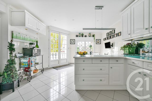 maison à vendre - 6 pièces - 173.88 m2 - CHAMPIGNY SUR MARNE - 94 - ILE-DE-FRANCE - Century 21 Charles Michels
