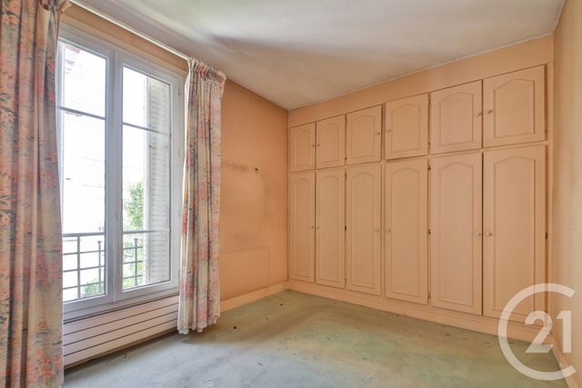 Appartement F3 à vendre - 3 pièces - 68.1 m2 - COURBEVOIE - 92 - ILE-DE-FRANCE - Century 21 Charles Michels