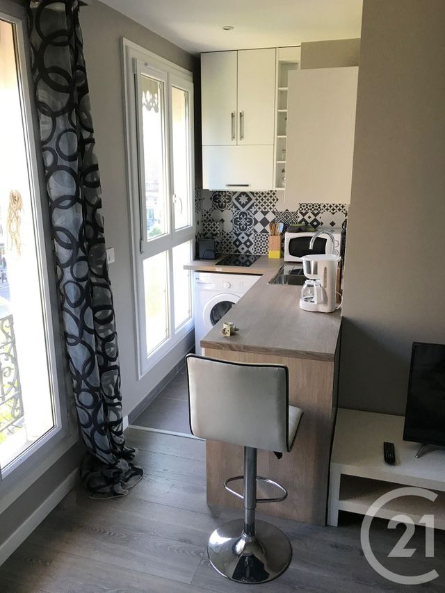 Appartement F2 à vendre - 2 pièces - 31.76 m2 - PARIS - 75015 - ILE-DE-FRANCE - Century 21 Charles Michels