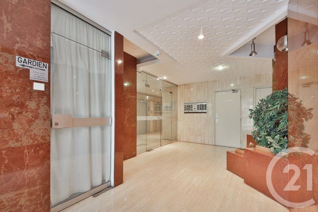 Appartement T1 à vendre - 1 pièce - 34.0 m2 - PARIS - 75011 - ILE-DE-FRANCE - Century 21 Charles Michels