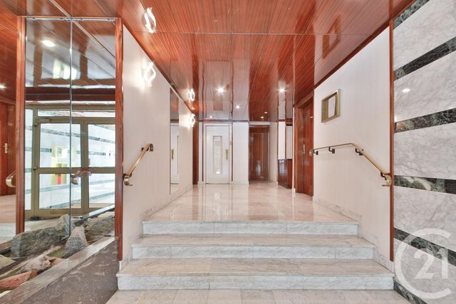 Afficher la photo en grand Appartement à vendre - 6 pièces - 144.22 m2 - PARIS - 75015 - ILE-DE-FRANCE - Century 21 Charles Michels