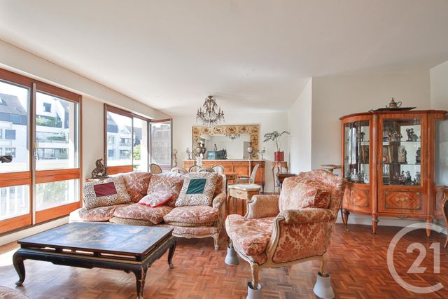 Afficher la photo en grand Appartement à vendre - 6 pièces - 144.22 m2 - PARIS - 75015 - ILE-DE-FRANCE - Century 21 Charles Michels