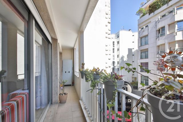 Appartement F2 à vendre - 2 pièces - 51.0 m2 - PARIS - 75015 - ILE-DE-FRANCE - Century 21 Charles Michels