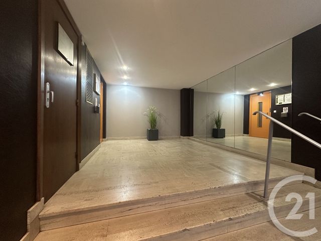 Appartement F2 à vendre - 2 pièces - 46.1 m2 - PARIS - 75015 - ILE-DE-FRANCE - Century 21 Charles Michels