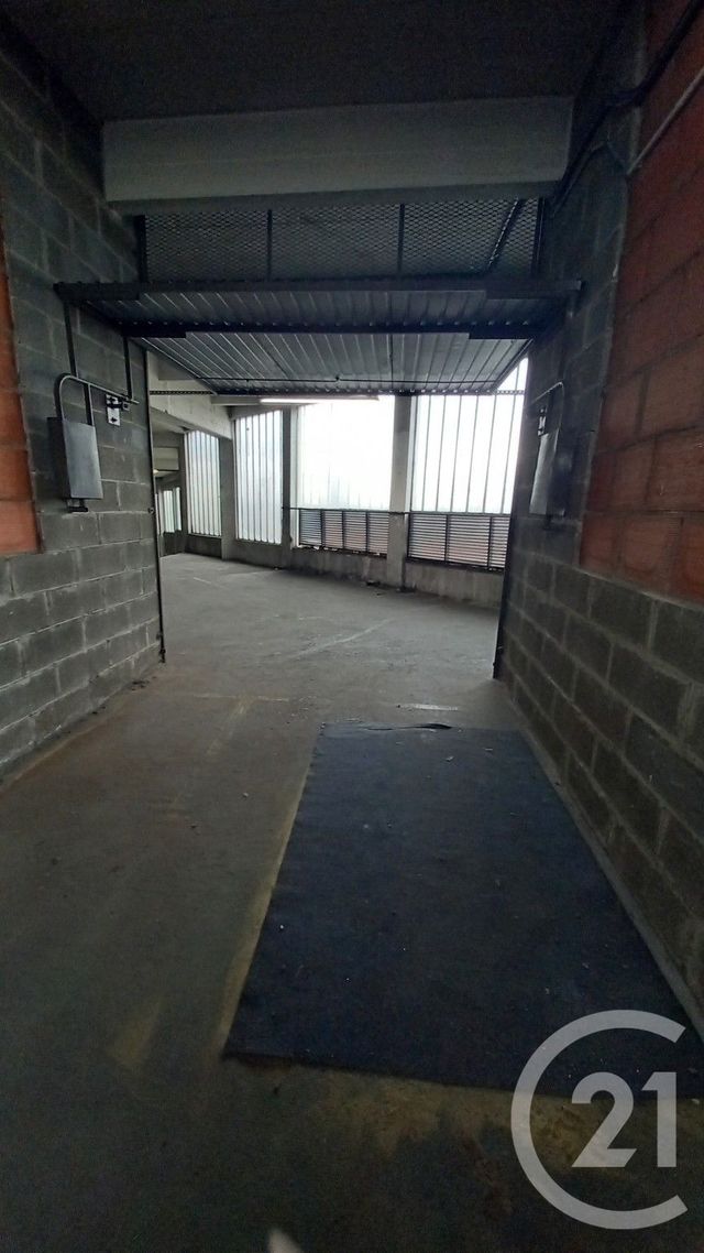 parking à louer - 15.0 m2 - PARIS - 75018 - ILE-DE-FRANCE - Century 21 Charles Michels