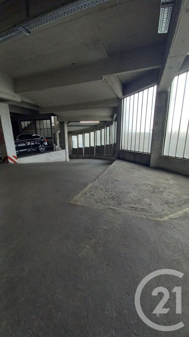 parking à louer - 15.0 m2 - PARIS - 75018 - ILE-DE-FRANCE - Century 21 Charles Michels