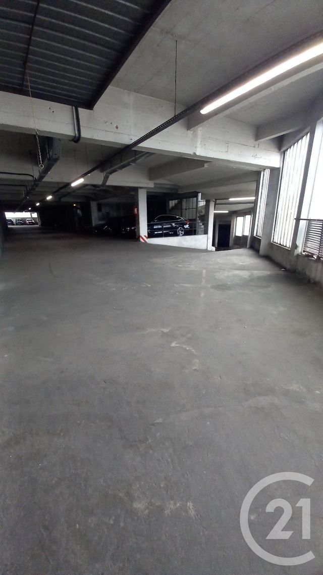 parking à louer - 15.0 m2 - PARIS - 75018 - ILE-DE-FRANCE - Century 21 Charles Michels
