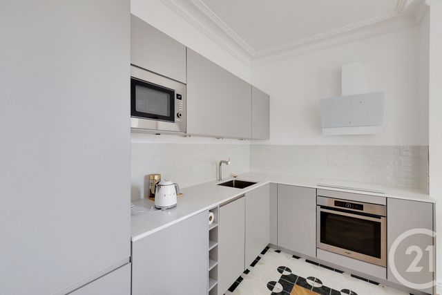 Appartement F2 bis à vendre - 2 pièces - 47.0 m2 - PARIS - 75015 - ILE-DE-FRANCE - Century 21 Charles Michels
