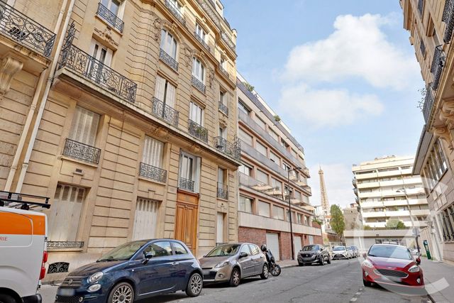 Appartement F2 bis à vendre - 2 pièces - 47.0 m2 - PARIS - 75015 - ILE-DE-FRANCE - Century 21 Charles Michels