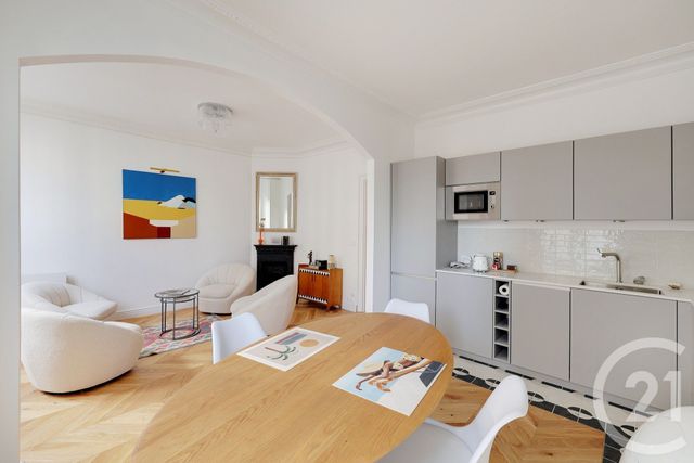 Appartement F2 bis à vendre - 2 pièces - 47.0 m2 - PARIS - 75015 - ILE-DE-FRANCE - Century 21 Charles Michels