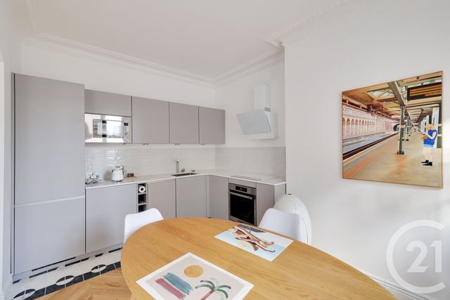 Appartement F2 bis à vendre - 2 pièces - 47.0 m2 - PARIS - 75015 - ILE-DE-FRANCE - Century 21 Charles Michels