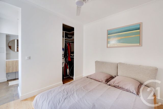 Appartement F2 bis à vendre - 2 pièces - 47.0 m2 - PARIS - 75015 - ILE-DE-FRANCE - Century 21 Charles Michels