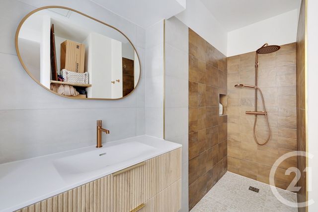 Appartement F2 bis à vendre - 2 pièces - 47.0 m2 - PARIS - 75015 - ILE-DE-FRANCE - Century 21 Charles Michels