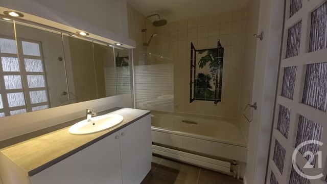 Appartement F3 à louer - 3 pièces - 72.05 m2 - PARIS - 75014 - ILE-DE-FRANCE - Century 21 Charles Michels