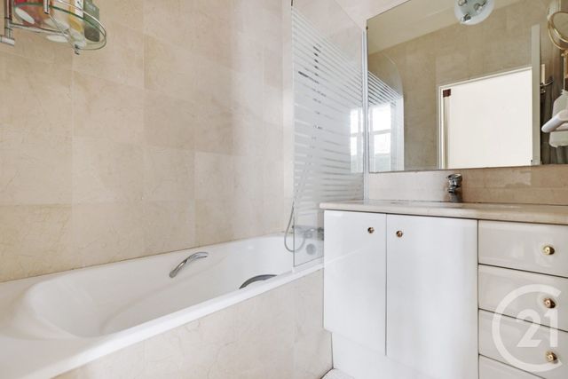 Appartement à vendre - 3 pièces - 120.0 m2 - PARIS - 75116 - ILE-DE-FRANCE - Century 21 Charles Michels