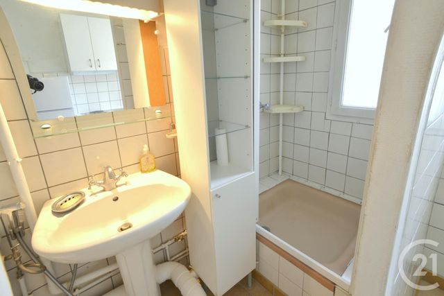 Appartement F1 à louer - 1 pièce - 25.23 m2 - VANVES - 92 - ILE-DE-FRANCE - Century 21 Charles Michels