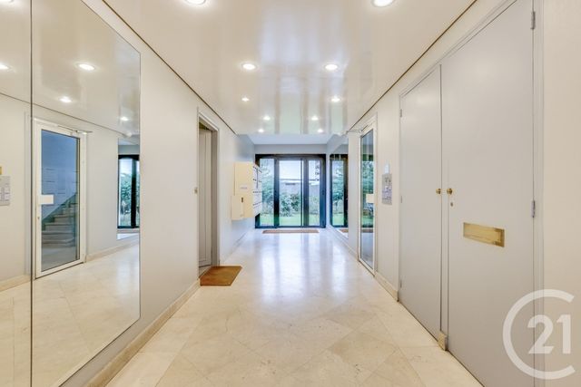 Appartement à vendre - 3 pièces - 63.16 m2 - COURBEVOIE - 92 - ILE-DE-FRANCE - Century 21 Charles Michels