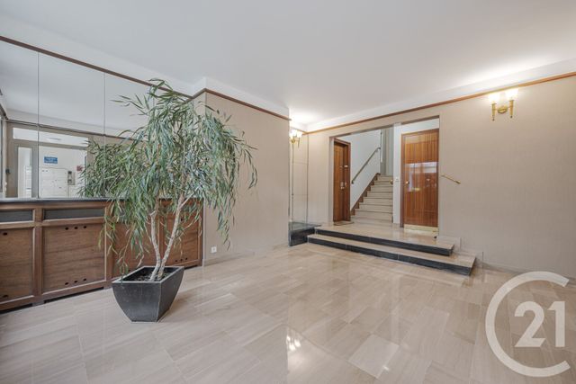 Appartement F3 à vendre - 3 pièces - 69.7 m2 - VERSAILLES - 78 - ILE-DE-FRANCE - Century 21 Charles Michels
