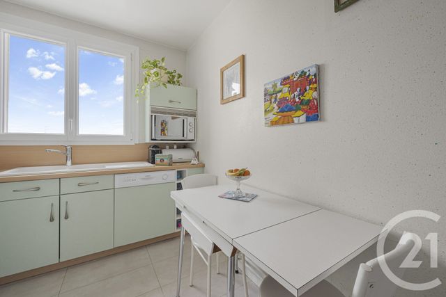 Appartement F3 à vendre - 3 pièces - 69.7 m2 - VERSAILLES - 78 - ILE-DE-FRANCE - Century 21 Charles Michels