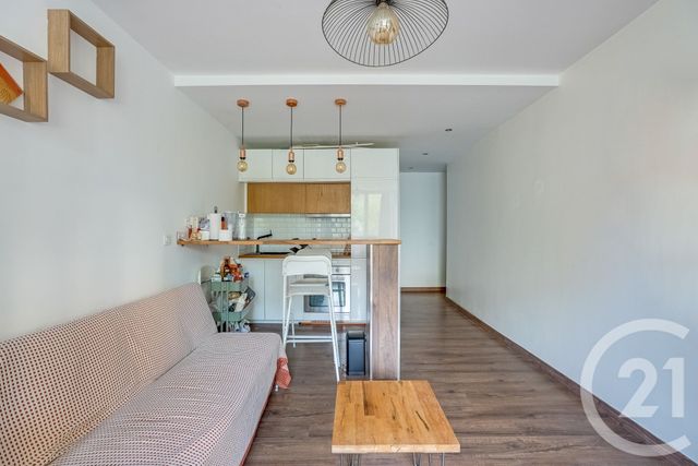 Appartement F1 à vendre - 1 pièce - 27.67 m2 - PARIS - 75015 - ILE-DE-FRANCE - Century 21 Charles Michels