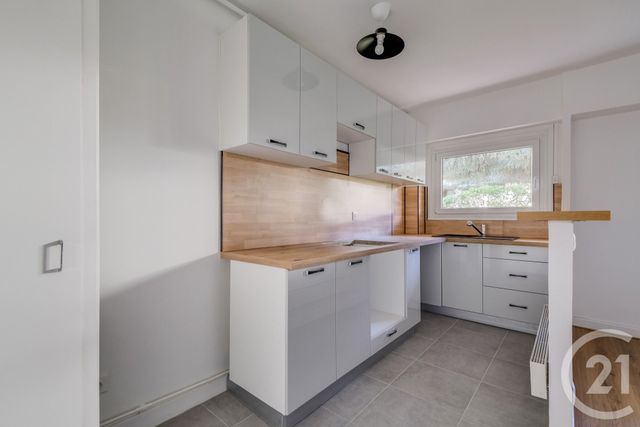 Appartement à vendre - 4 pièces - 68.21 m2 - SCEAUX - 92 - ILE-DE-FRANCE - Century 21 Charles Michels