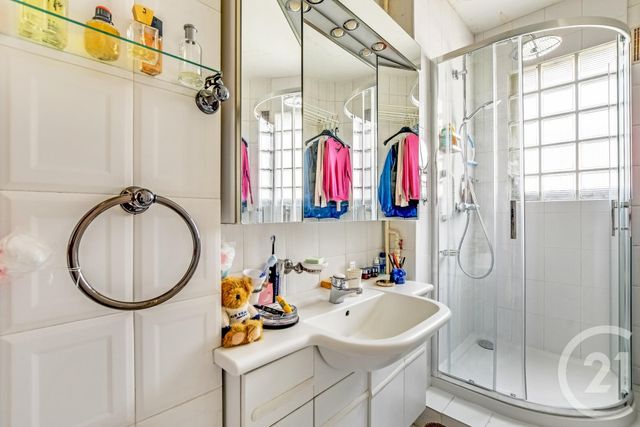 Appartement F2 à vendre - 3 pièces - 62.2 m2 - PARIS - 75015 - ILE-DE-FRANCE - Century 21 Charles Michels