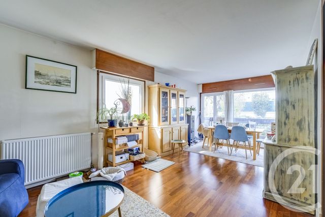 Appartement F4 à vendre - 4 pièces - 78.12 m2 - SURESNES - 92 - ILE-DE-FRANCE - Century 21 Charles Michels