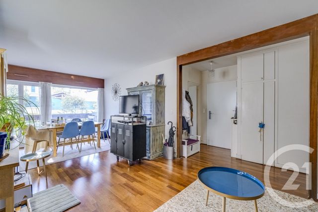 Appartement F4 à vendre - 4 pièces - 78.12 m2 - SURESNES - 92 - ILE-DE-FRANCE - Century 21 Charles Michels