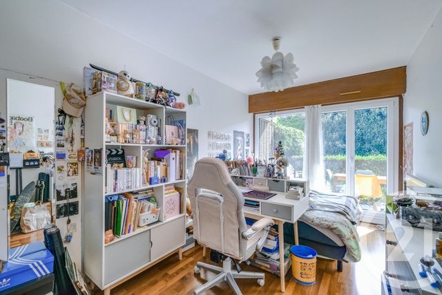 Appartement F4 à vendre - 4 pièces - 78.12 m2 - SURESNES - 92 - ILE-DE-FRANCE - Century 21 Charles Michels